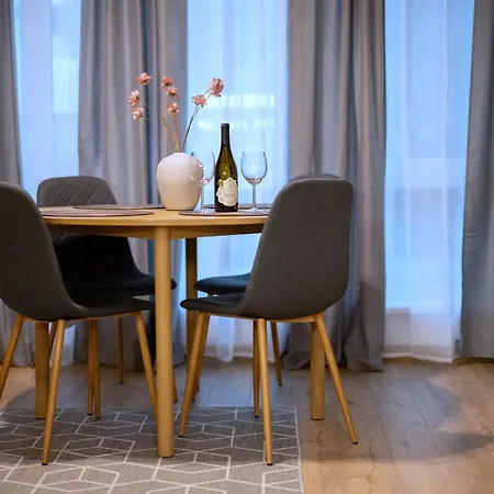 Vesta Blue - Modern Apartment With Free Parking In Veliko Tarnovo Апартамент *