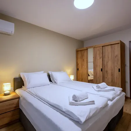 Vesta Blue - Modern Apartment With Free Parking In Veliko Tarnovo *