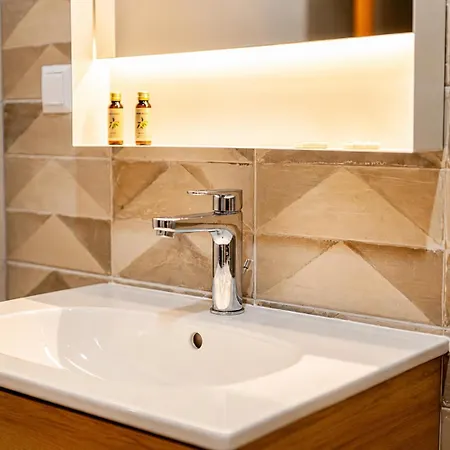 Apartament Vesta Blue - Modern With Free Parking In Veliko Tărnovo